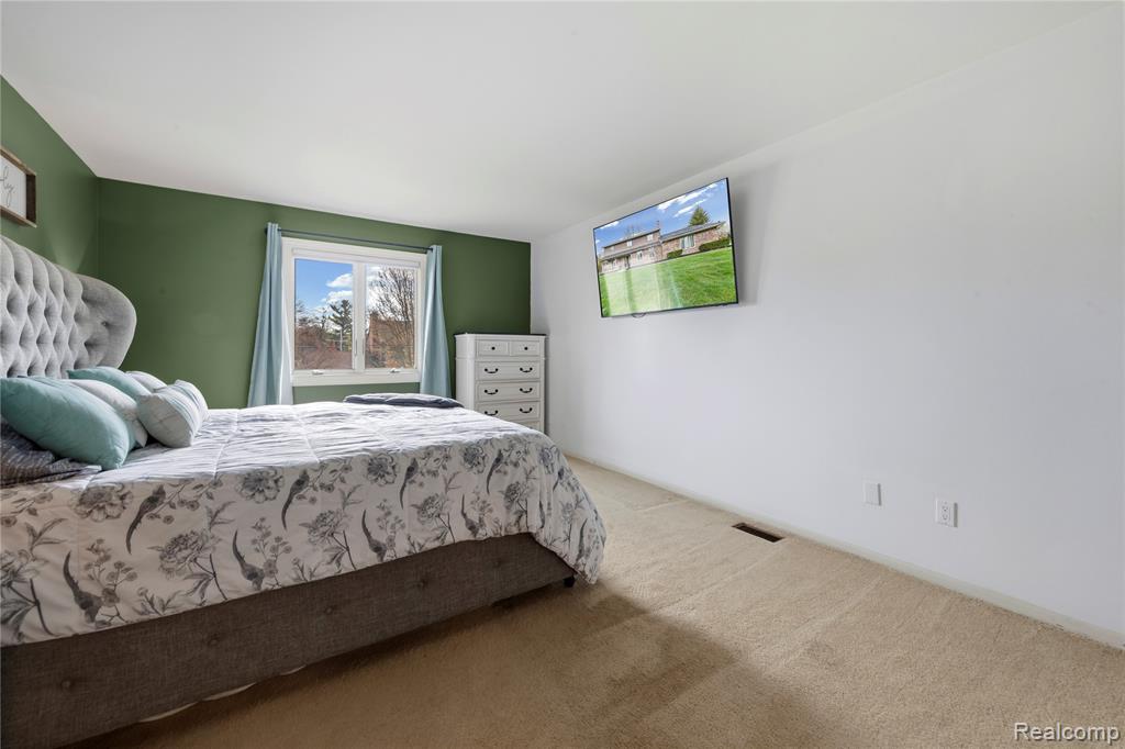 9332 Oakmont Drive, Grand Blanc, MI 48439 — Photo 47