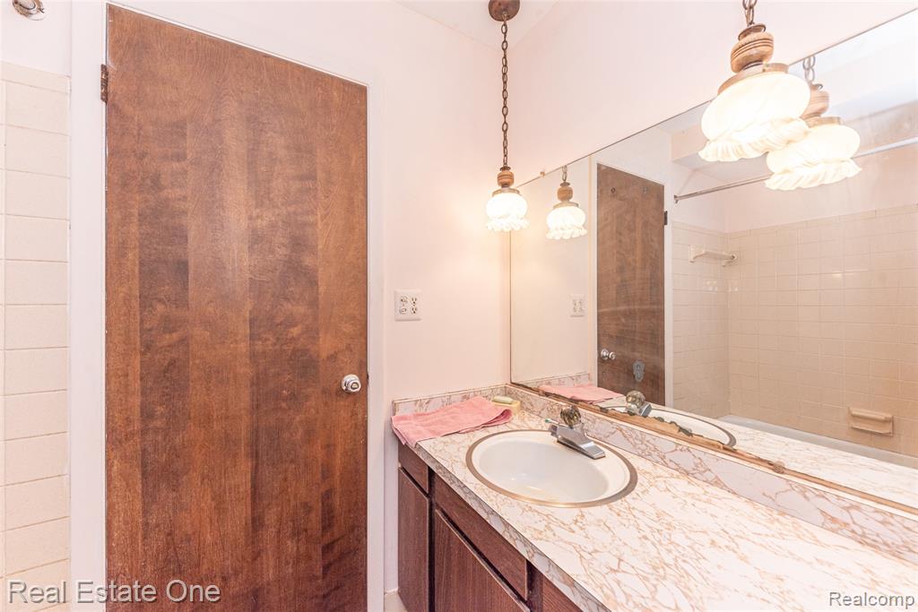 22700 Griswold Road, South Lyon, MI 48178 — Photo 44