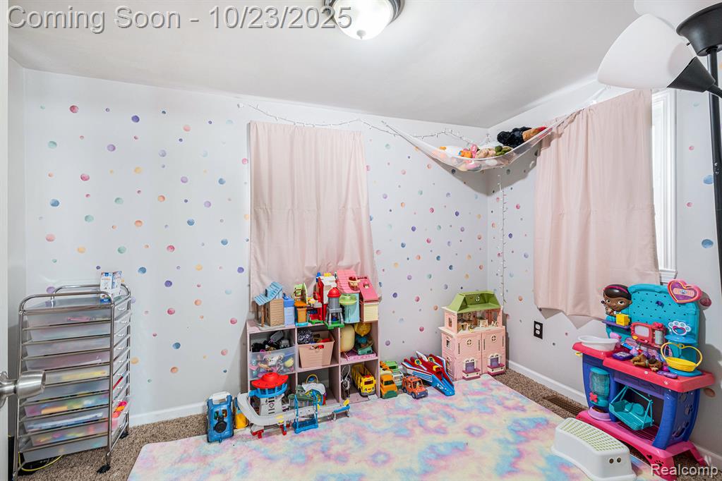 845 N East Street, Fenton, MI 48430 — Photo 10