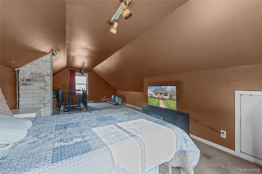 527 E Sunnybrook Drive, Royal Oak, MI 48073 — Photo 17