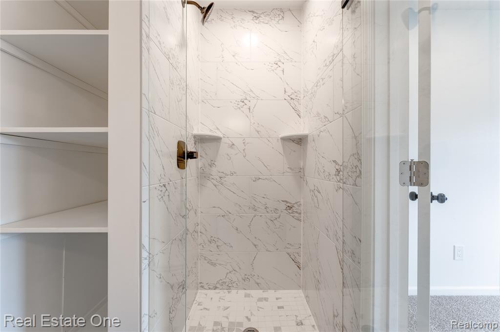 801 W Long Lake Road, 4, Bloomfield Hills, MI 48302 — Photo 10