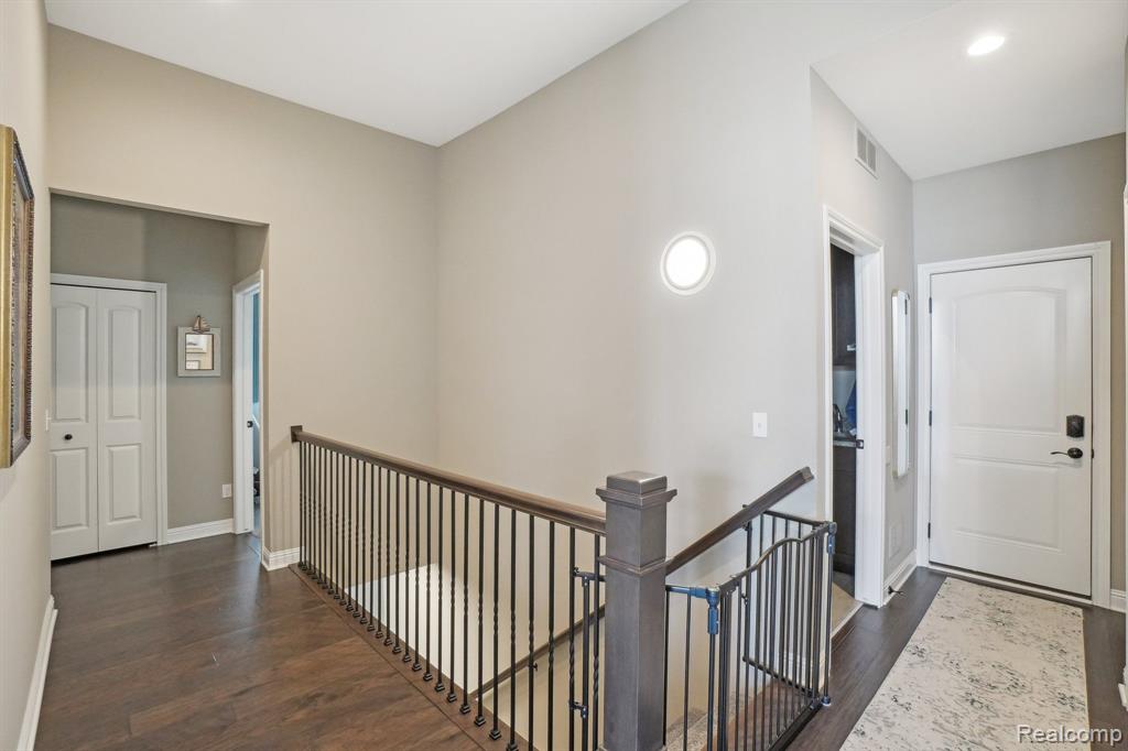 54718 LAWSON CREEK Drive, Utica, MI 48316 — Photo 31