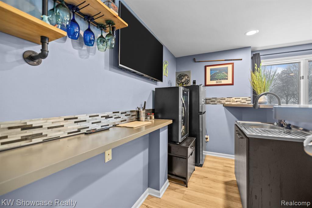 4687 Fairway Court, Waterford, MI 48328 — Photo 30