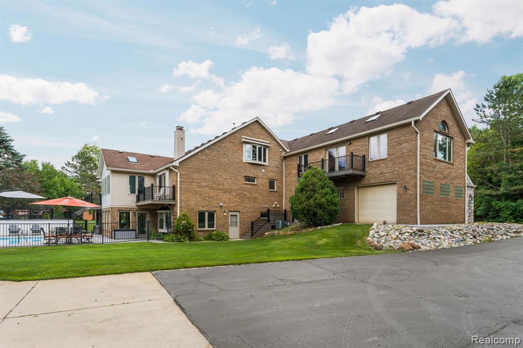 2325 7 Mile Road, South Lyon, MI 48178 — Photo 82
