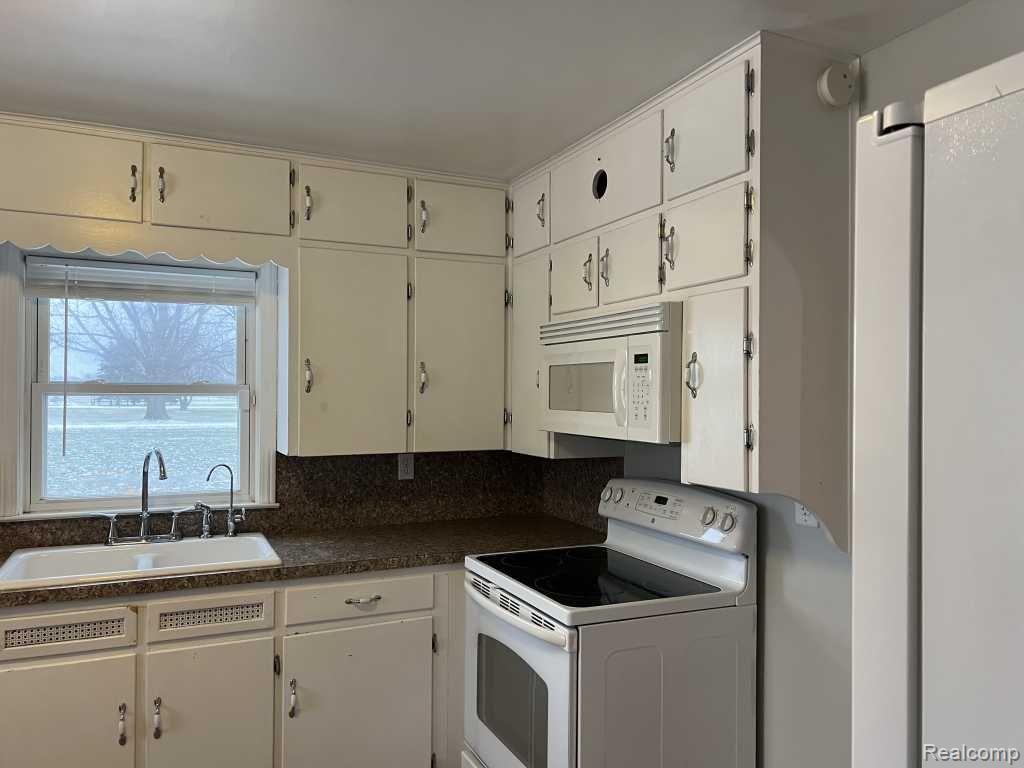 1450 PEET Road, New Lothrop, MI 48460 — Photo 5