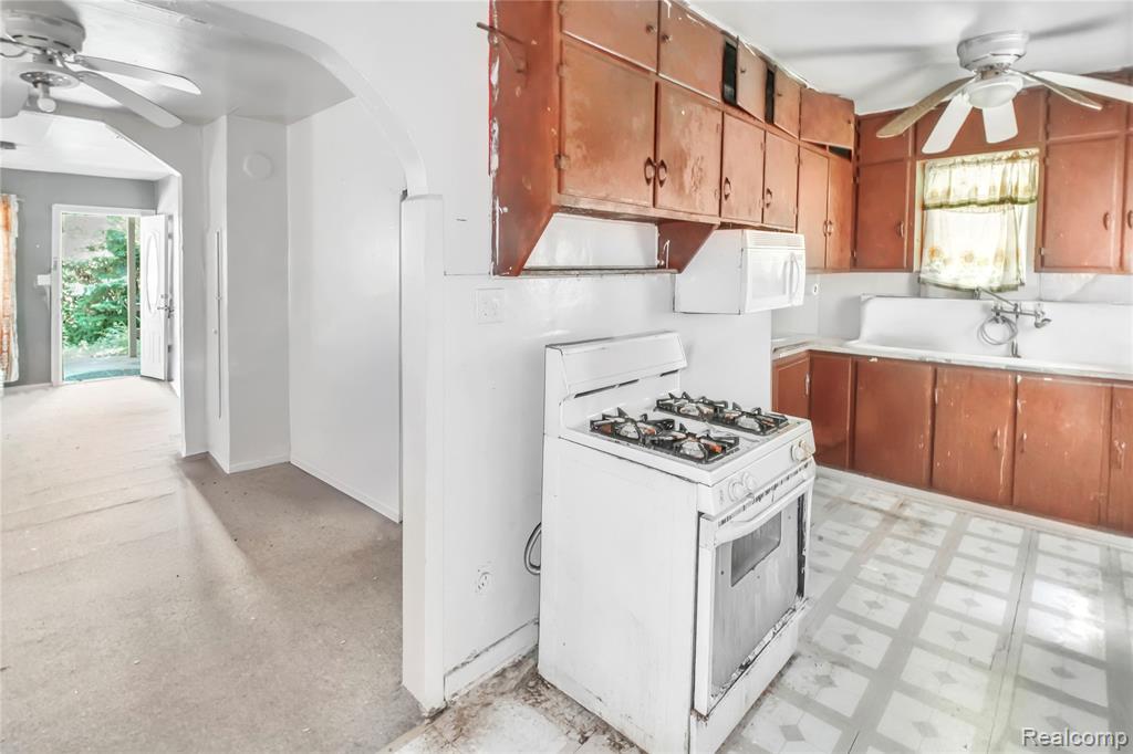 427 S 19th Street, Saginaw, MI 48601 — Photo 6