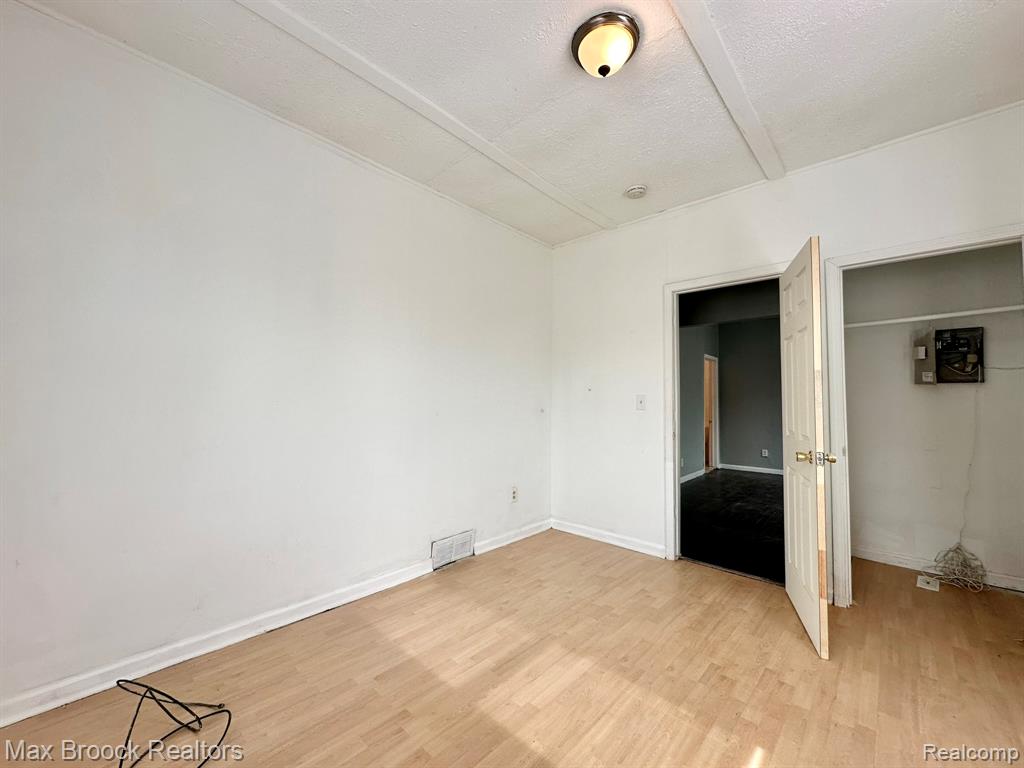 7584 Jackson Avenue, Warren, MI 48091 — Photo 12