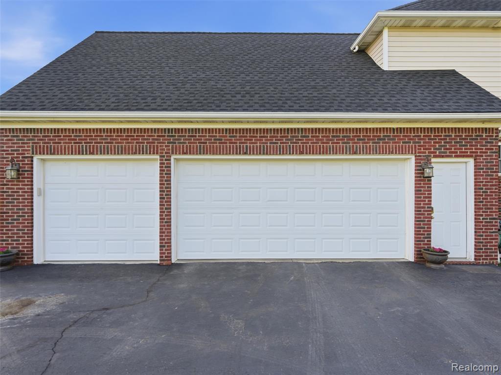 1232 Thorn Ridge Drive, Howell, MI 48843 — Photo 44