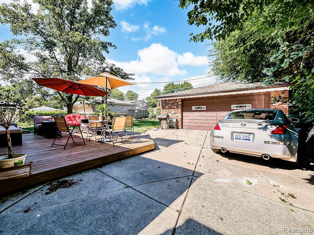 40141 RADCLIFF Drive, Sterling Heights, MI 48313 — Photo 21