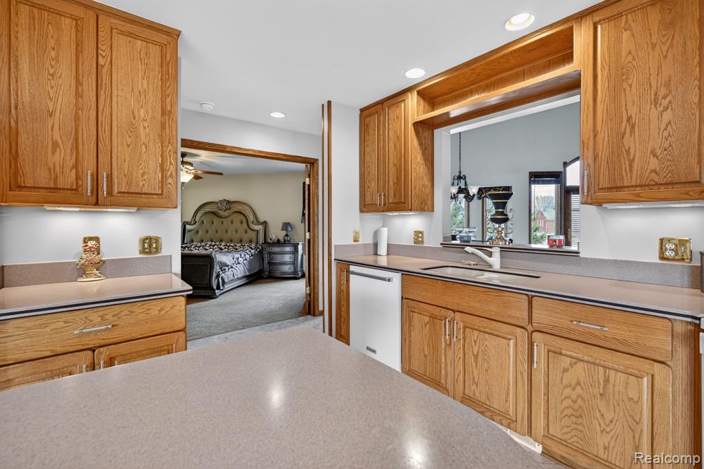 4891 Maceri Circle, Sterling Heights, MI 48314 — Photo 20