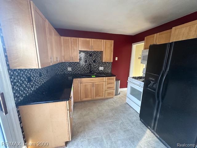 23345 Tawas Avenue, Hazel Park, MI 48030 — Photo 11