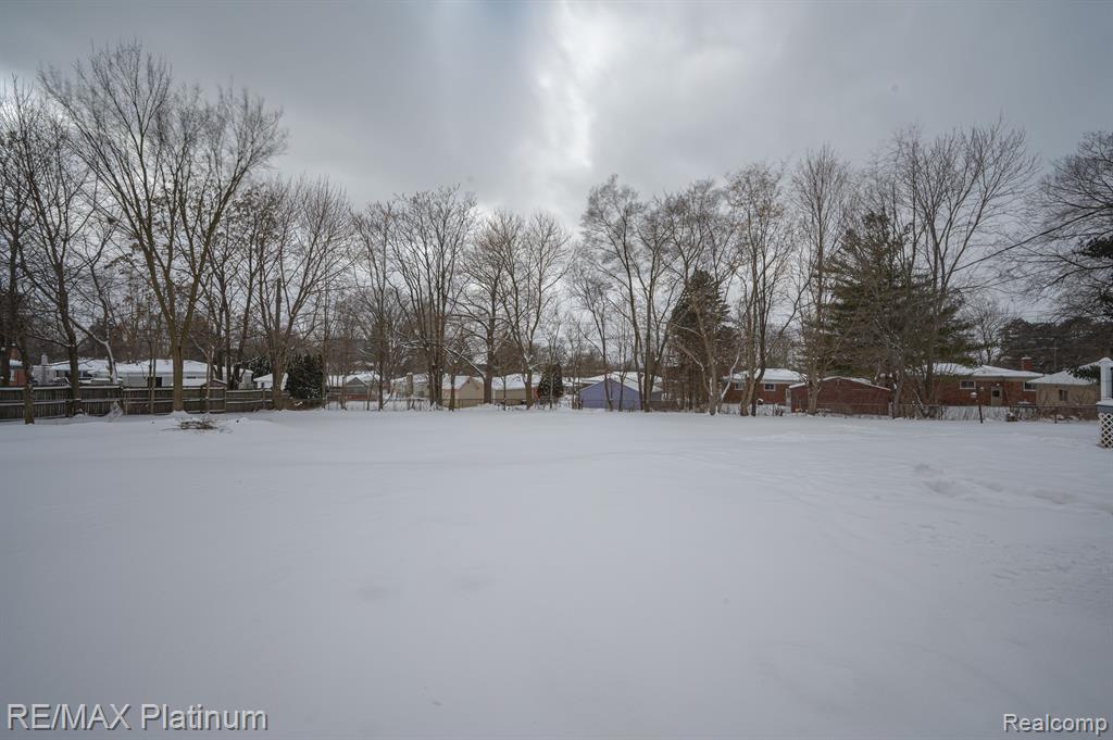 710 MANORDALE Court, Milford, MI 48381 — Photo 8