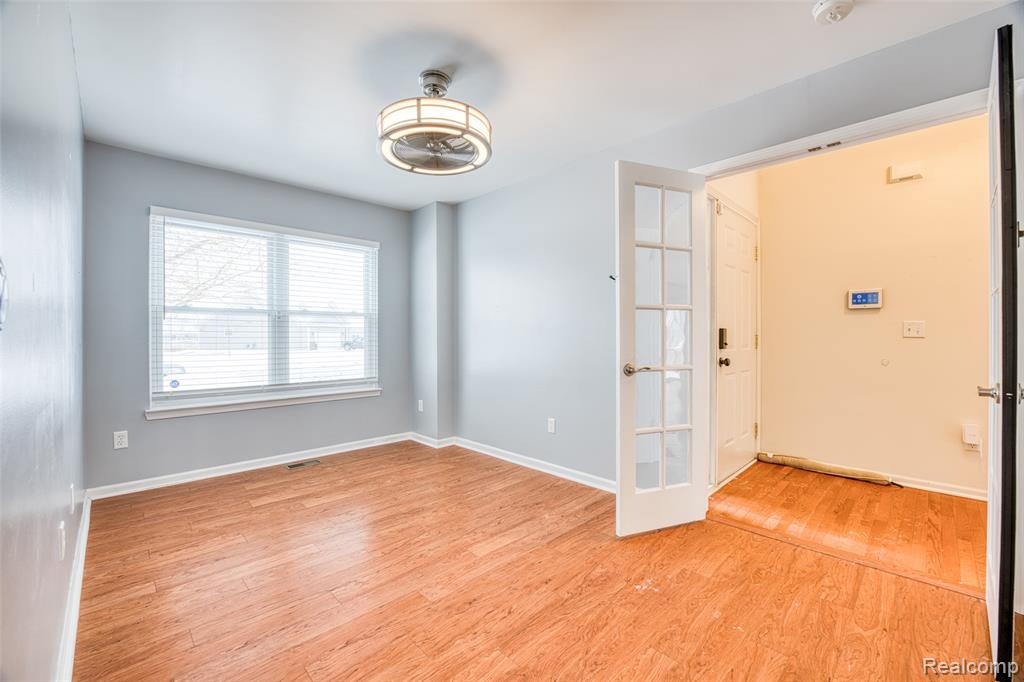 10237 Swan Lake Circle, Ypsilanti, MI 48197 — Photo 21