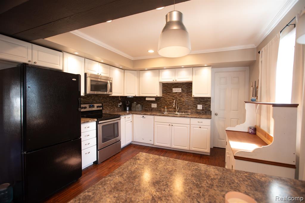 838 JENKINSON Street, Port Huron, MI 48060 — Photo 15