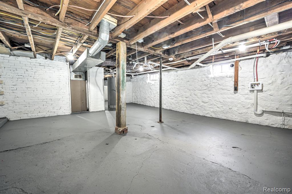 602 S BROAD Street, Holly, MI 48442 — Photo 47