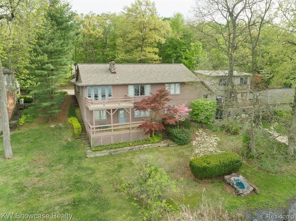 5867 COMMUNITY Drive, Brighton, MI 48116 — Photo 6