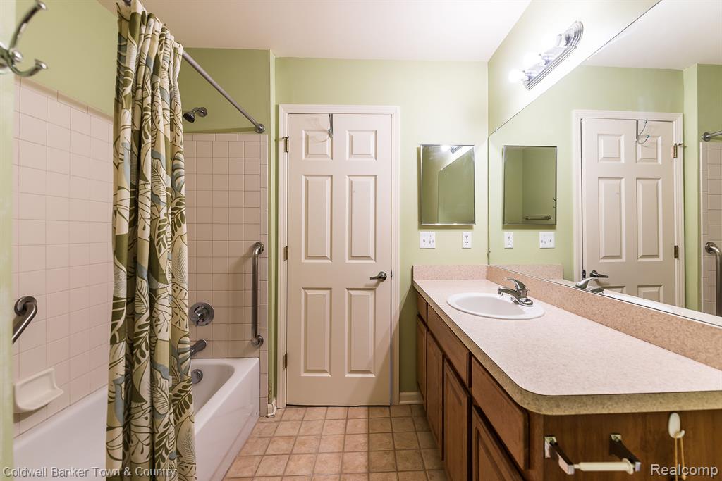 6711 CORTLAND Avenue, Brighton, MI 48114 — Photo 17