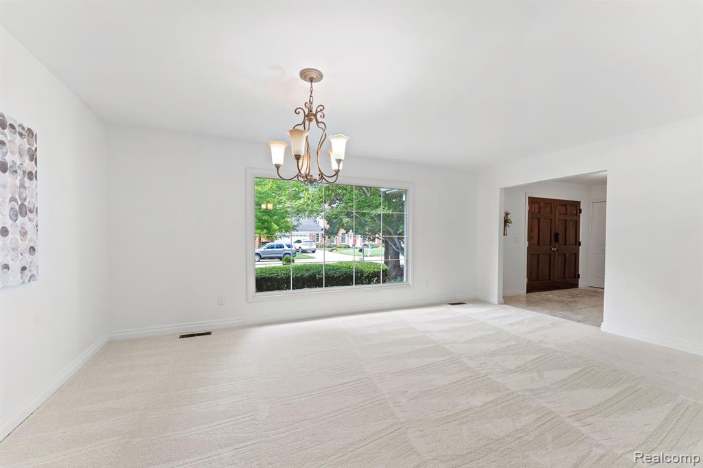 42275 CHATTERTON Court, Northville, MI 48168 — Photo 16