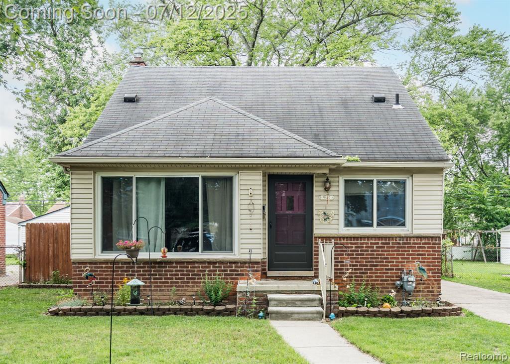 9573 Fenton, Redford, MI 48239 — Photo 2