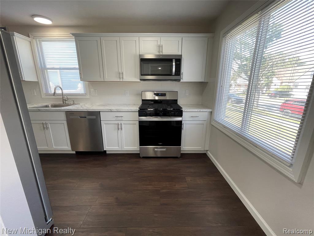 661 White Avenue, Lincoln Park, MI 48146 — Photo 6