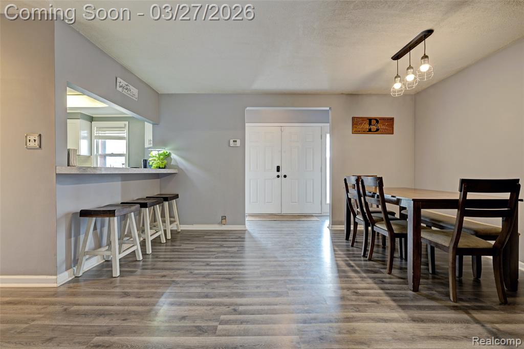 4009 Airport Road, Waterford, MI 48329 — Photo 5