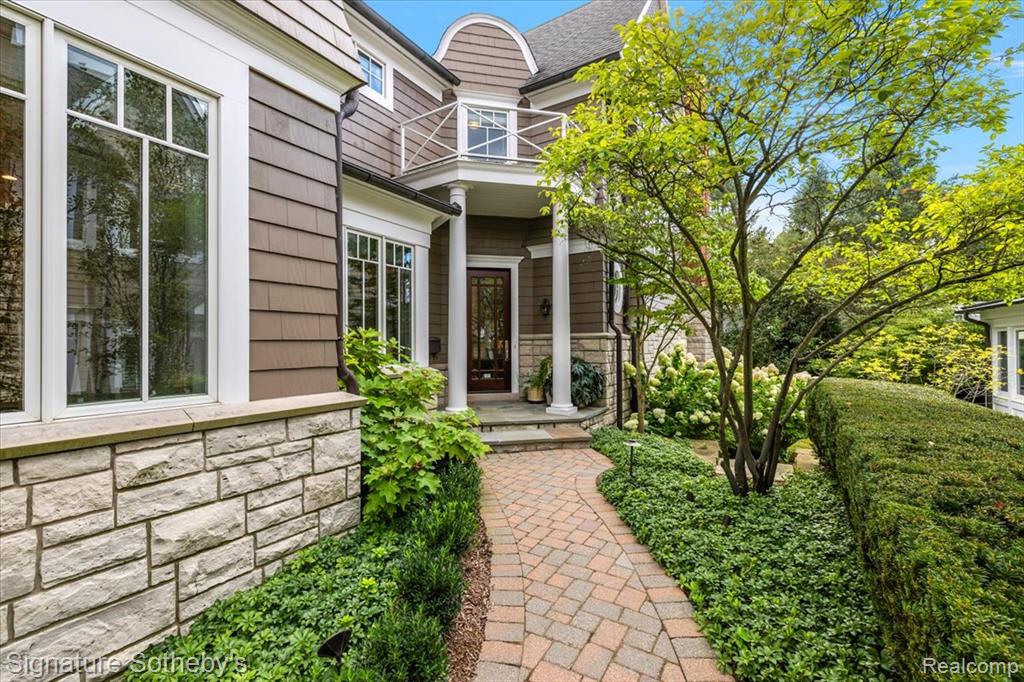 200 Woodland Villa Court, Birmingham, MI 48009 — Photo 4