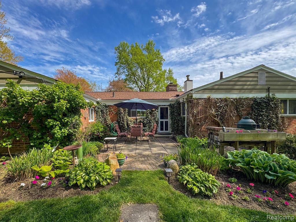 4540 BURNLEY Drive, Bloomfield Hills, MI 48304 — Photo 27