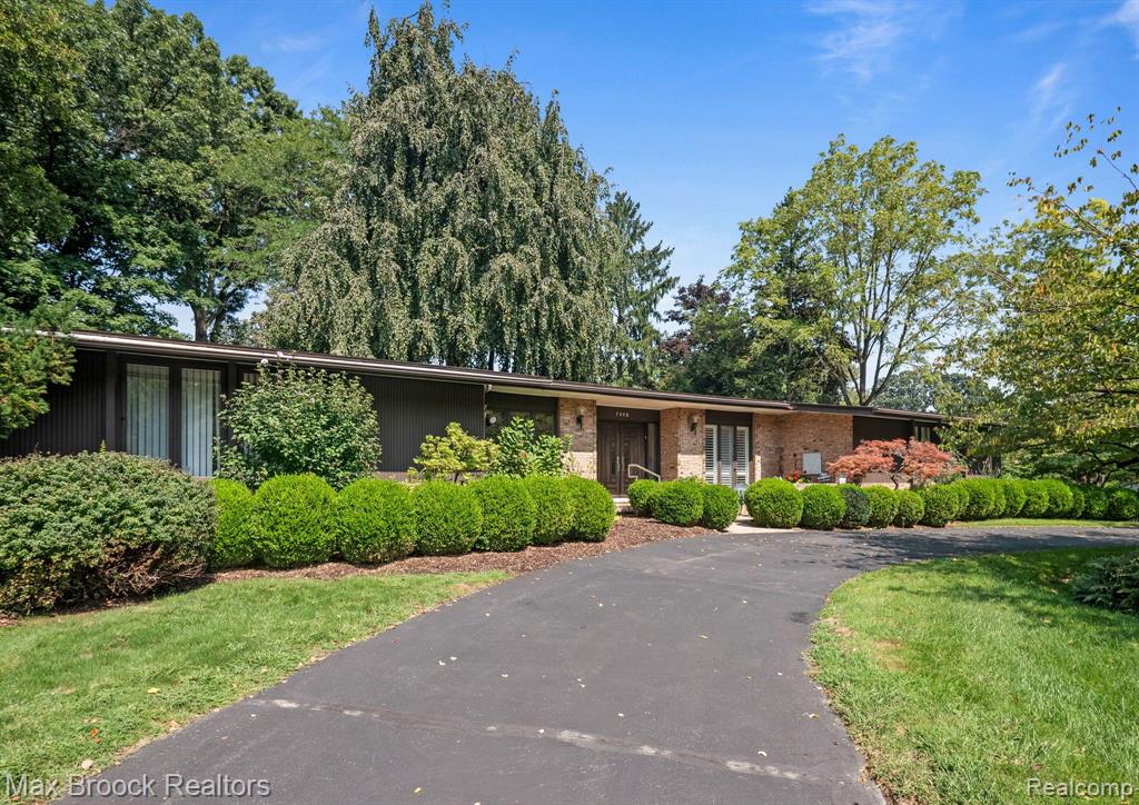 7448 STONY RIVER Court, Bloomfield Hills, MI 48301 — Photo 31