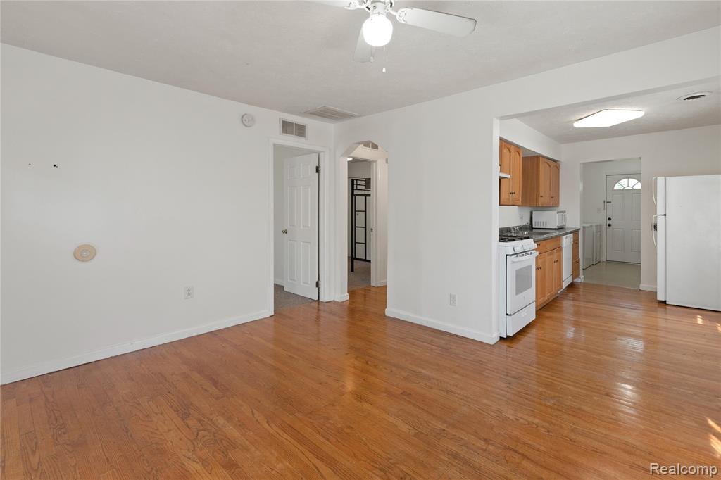 2171 Bradley Avenue, Ypsilanti, MI 48198 — Photo 10