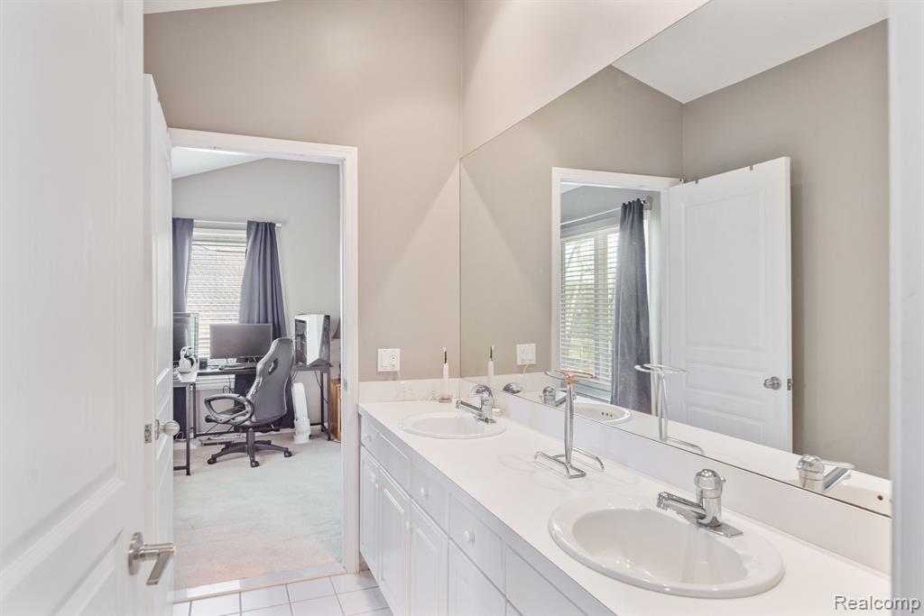 6060 TURNBERRY Drive, Commerce Twp, MI 48382 — Photo 26