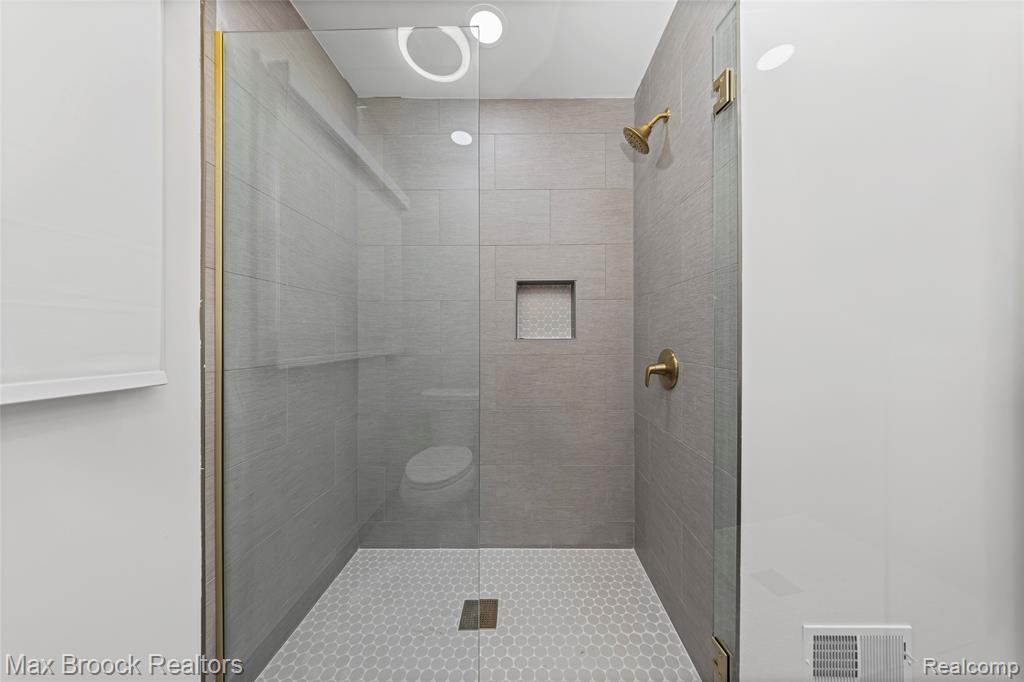 4800 Faircourt Drive, West Bloomfield, MI — Photo 39