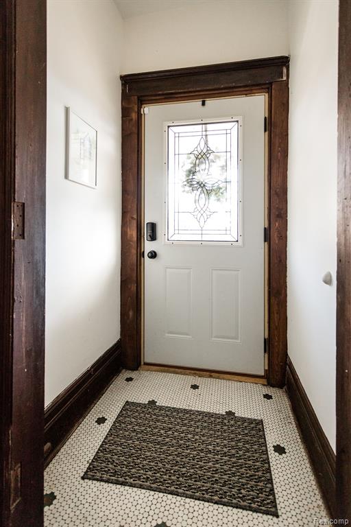 2505 BALDWIN Street, Detroit, MI 48214 — Photo 3