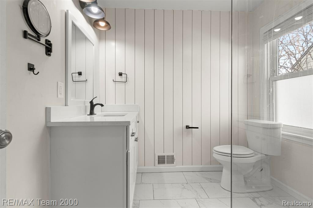 2076 Thomas Avenue, Berkley, MI 48072 — Photo 35