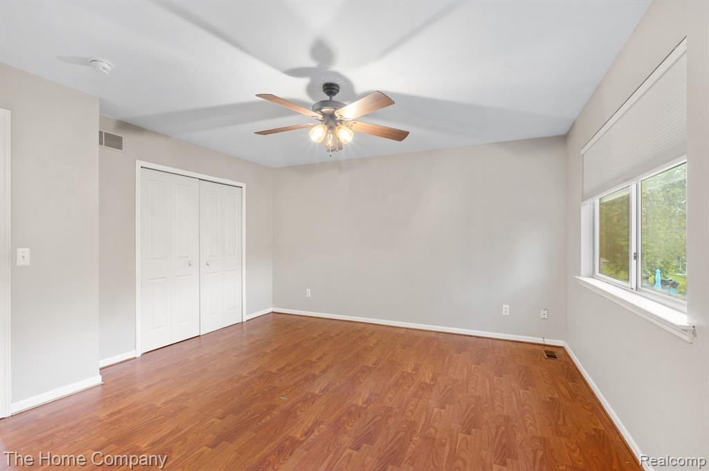 6868 Essex Court, Waterford, MI 48327 — Photo 20