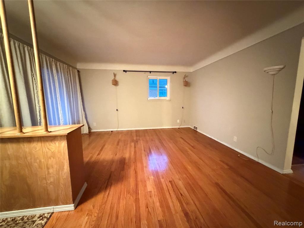 25125 Campbell Avenue, Warren, MI 48089 — Photo 4