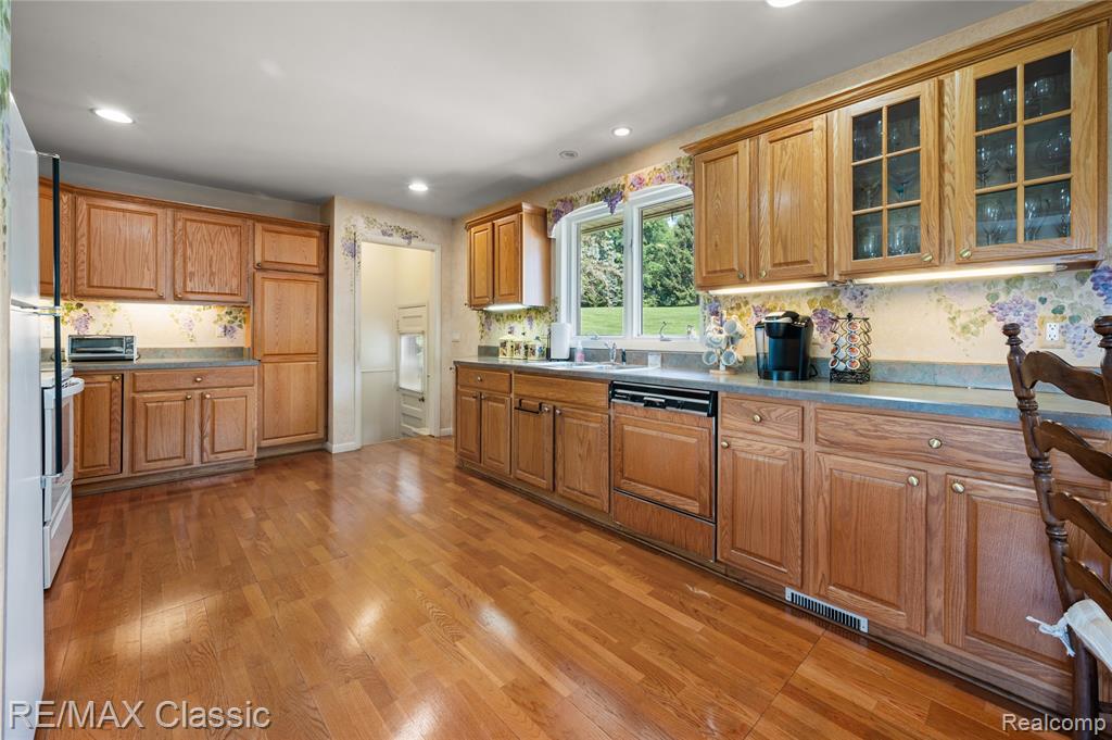 47850 7 Mile Road, Northville, MI 48167 — Photo 11