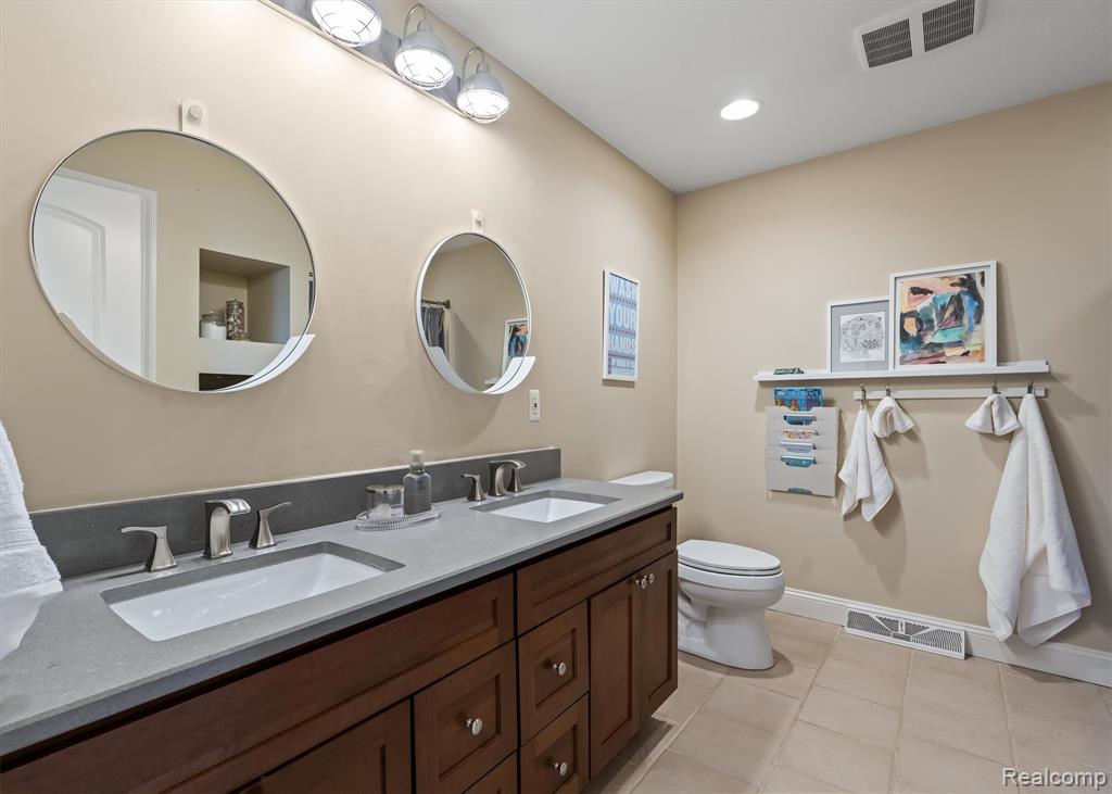 8473 Deerwood Road, Clarkston, MI 48348 — Photo 31