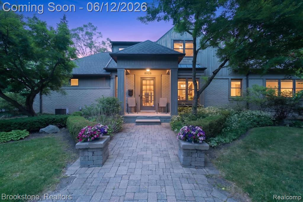 8926 Lincoln Drive, Huntington Woods, MI