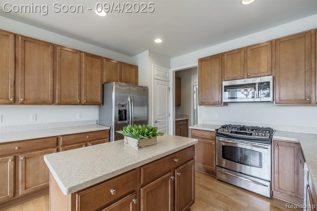 6264 Muirfield Drive, Grand Blanc, MI 48439 — Photo 21