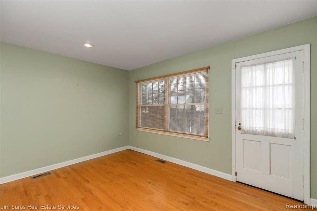 1328 Lakepointe Street, Grosse Pointe Park, MI 48230 — Photo 13