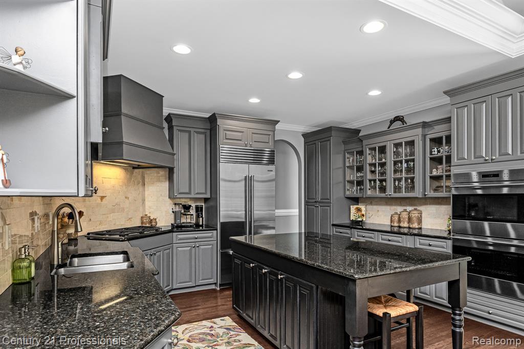 8242 Pine Hollow Court, Grand Blanc, MI 48439 — Photo 15