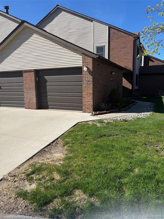 6689 Ridgefield Circle, 201, West Bloomfield, MI — Photo 2