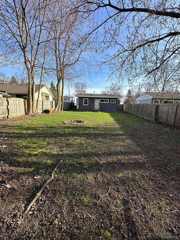 667 HEIGHTS Road, Lake Orion, MI 48362 — Photo 14