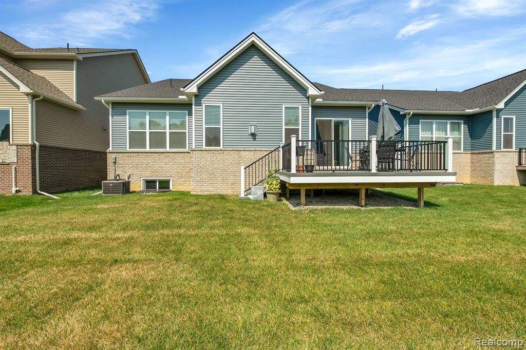 5557 HELMSDALE Boulevard, West Bloomfield, MI — Photo 33