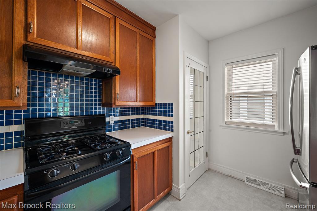 47 Wellesley Drive, Pleasant Ridge, MI — Photo 14