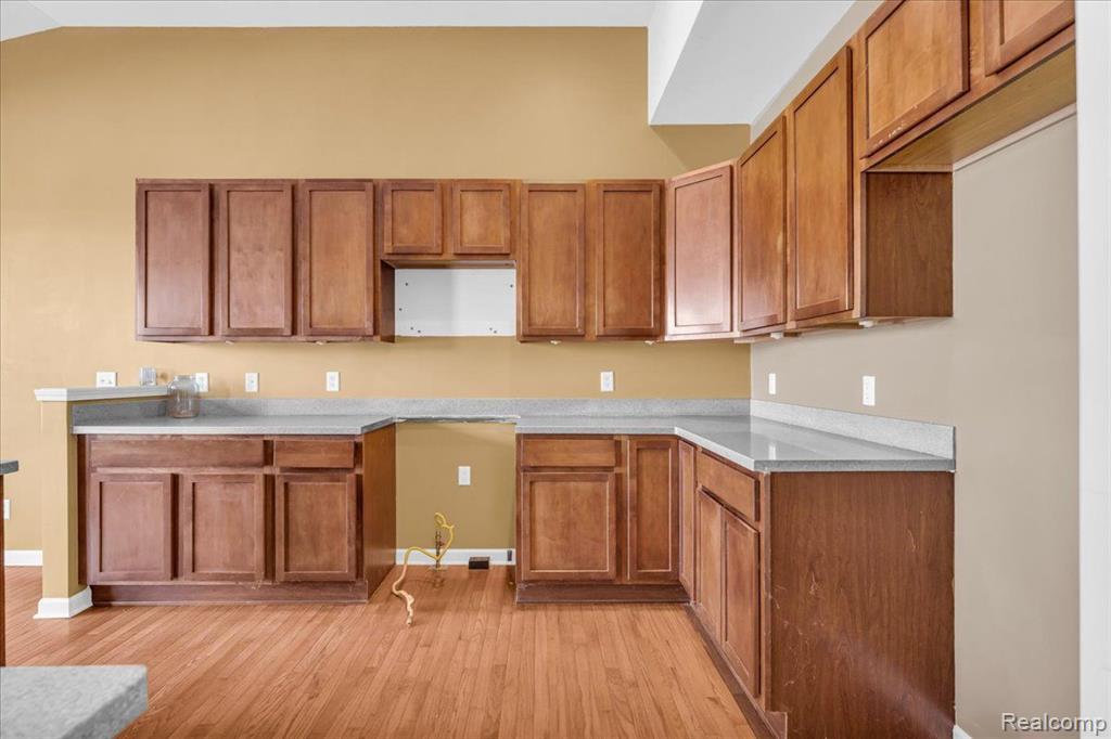 8899 MEADOW Lane, Ypsilanti, MI 48197 — Photo 11