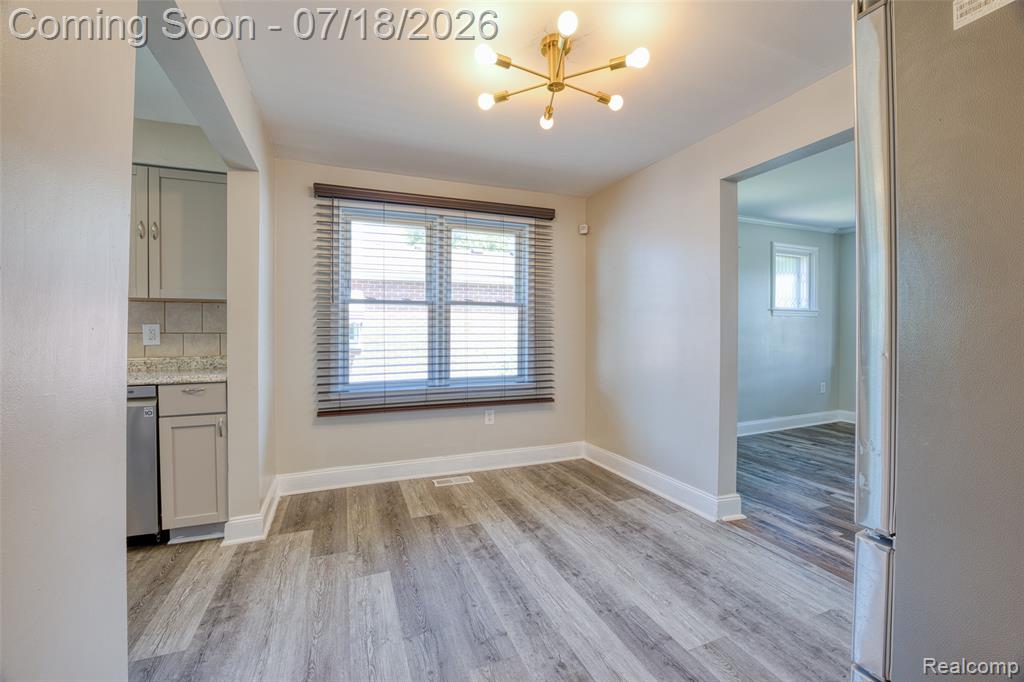 5660 Kingston Street, Dearborn Heights, MI 48125 — Photo 12