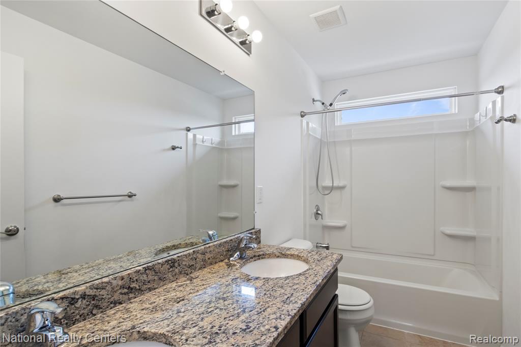 451 Goodrich, Wixom, MI — Photo 17