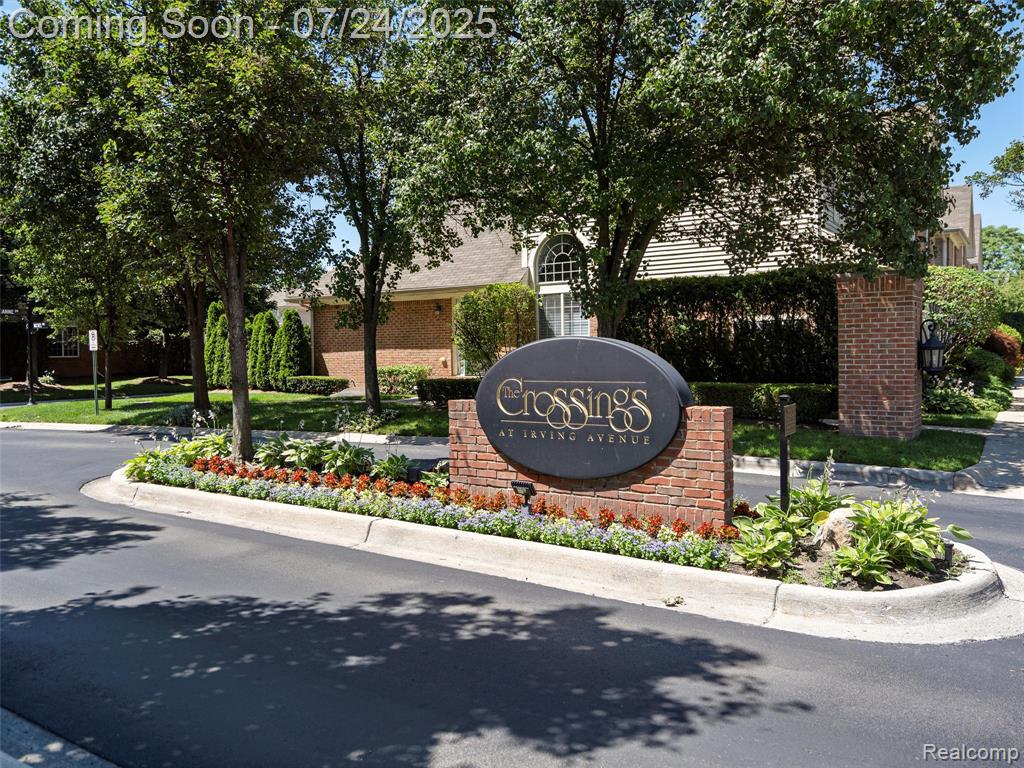 320 James Circle, Royal Oak, MI 48067 — Photo 2