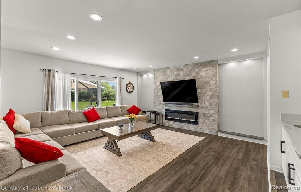 8140 N Pointe Court, Canton, MI 48187 — Photo 4